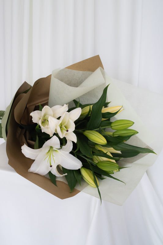 ORIENTAL LILIES (Seasonal En Masse)